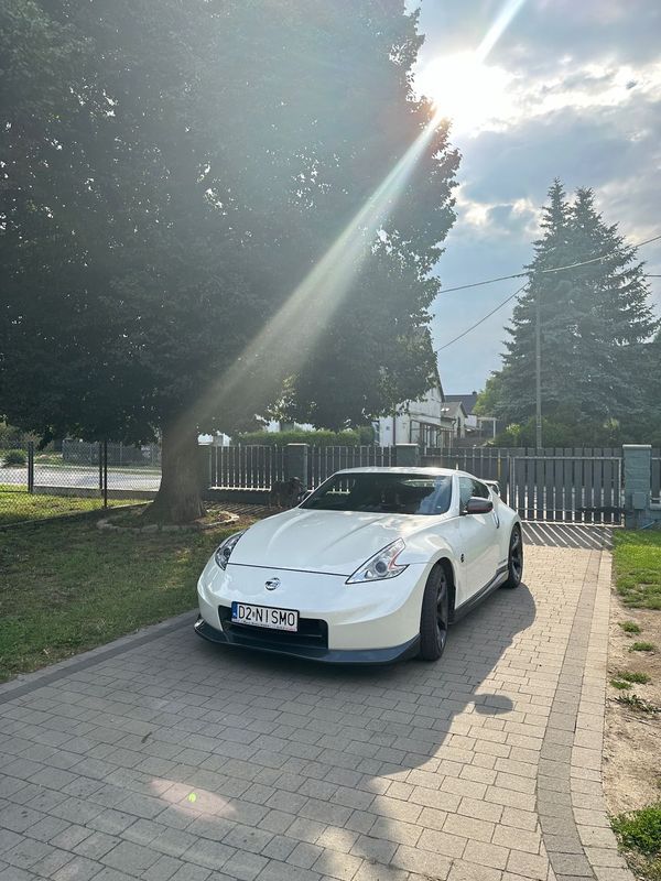Nissan 370 Z Nismo V1 Pełny oryginał