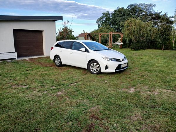 Toyota Auris 1.4 D4D estate Polish showroom accident-free