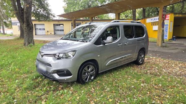 Toyota Proace City Verso Toyota ProAce City Verso Long, bogata wersja, custom audio, wyciszenie
