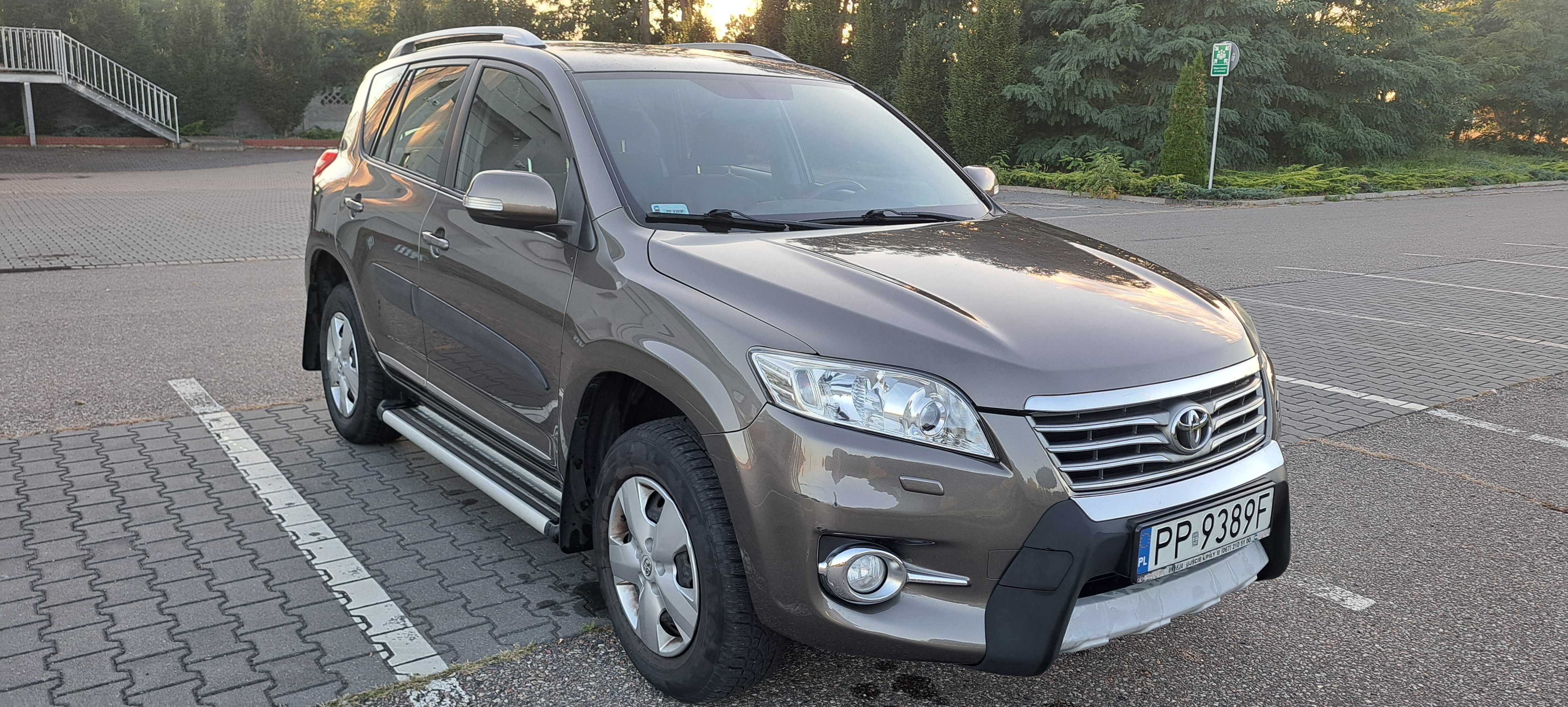 Sprzedam samochód Toyota RAV4