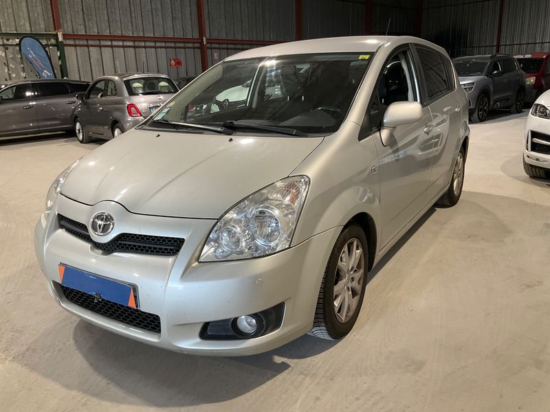 Toyota Corolla Verso 2.2 D-4D Les bleus