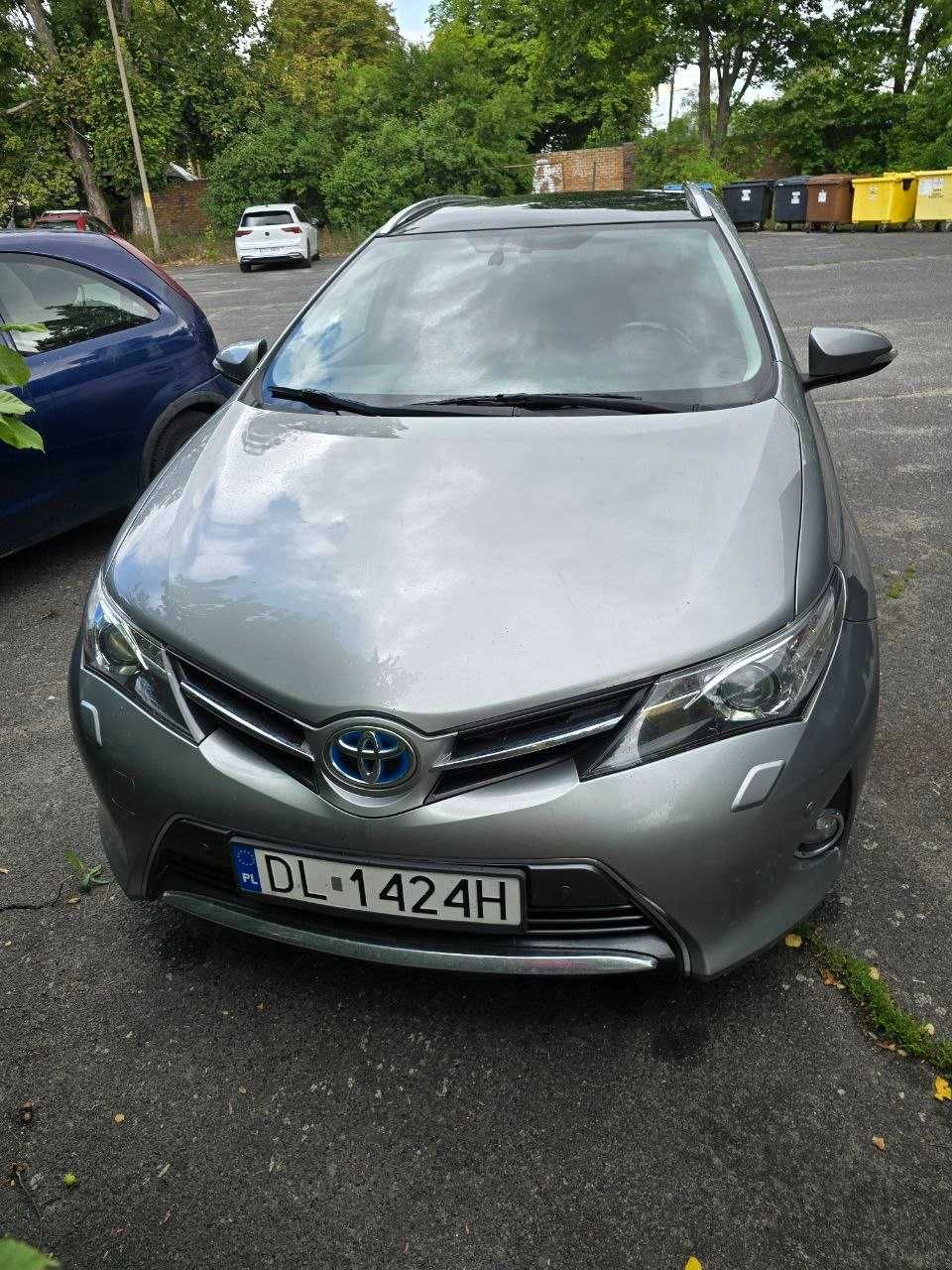 TOYOTA AURIS 1.8 HYBRID + LPG | 2014 | bogate wyposazenie | 220 000 km