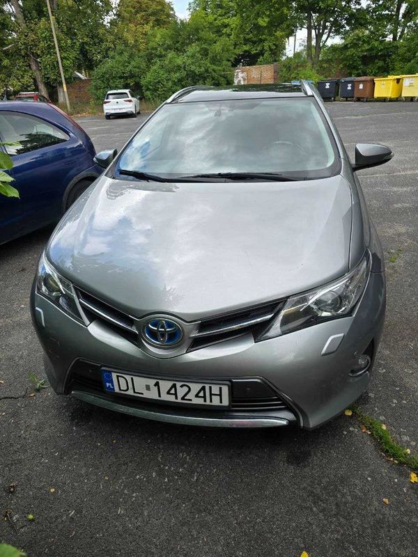 TOYOTA AURIS 1.8 HYBRID + LPG | 2014 | bogate wyposazenie | 220 000 km