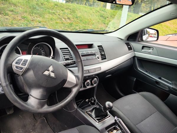Mitsubishi Lancer 1.6 LPG 2012