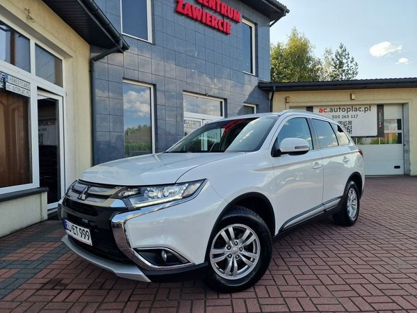 Mitsubishi Outlander 2.0 Benzyna Ledy Kamera Tempomat Grzane Fotele Klimatyzacja Isofix