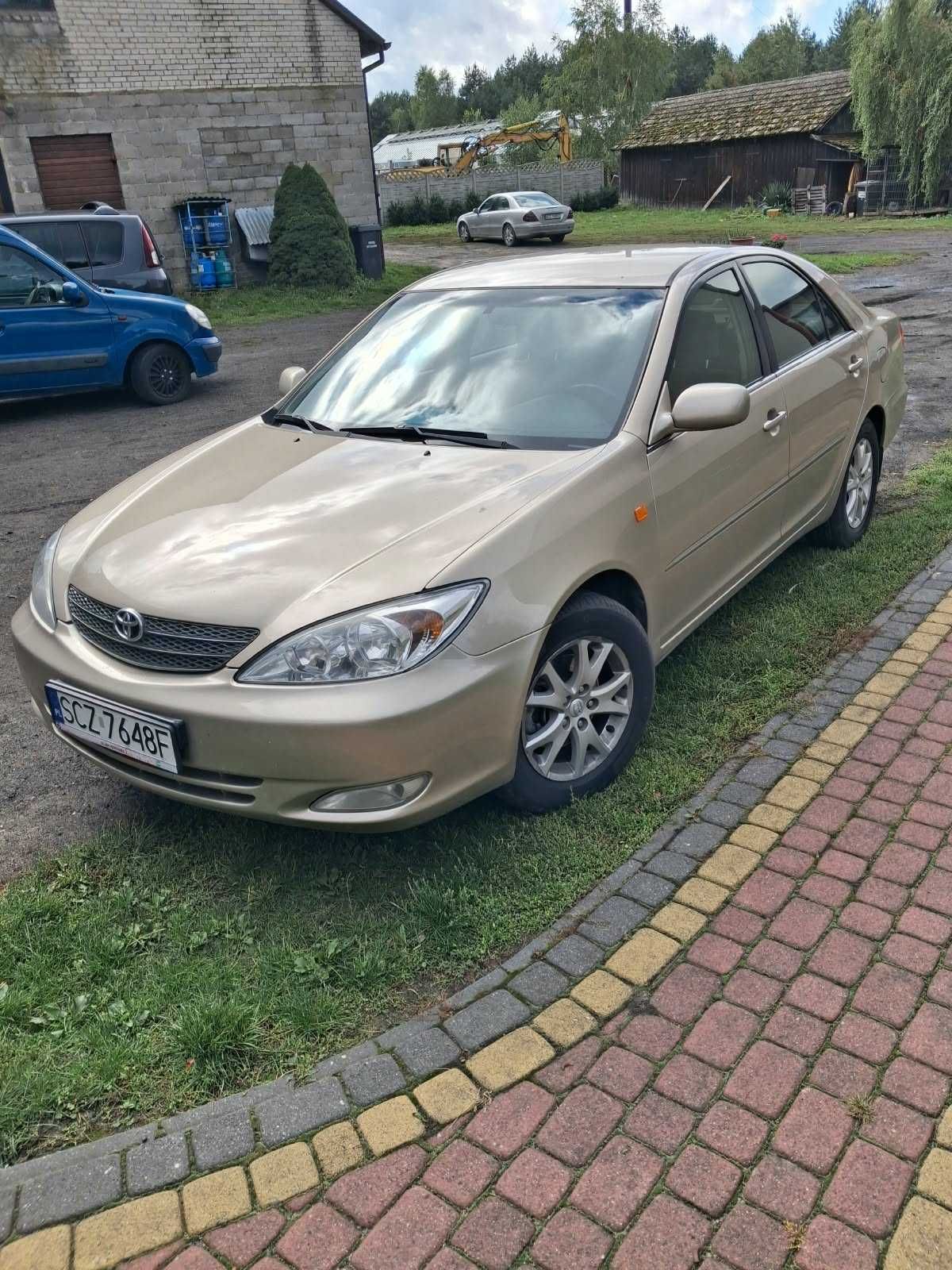 TOYOTA CAMRY fajny stan , super moc 2.4
