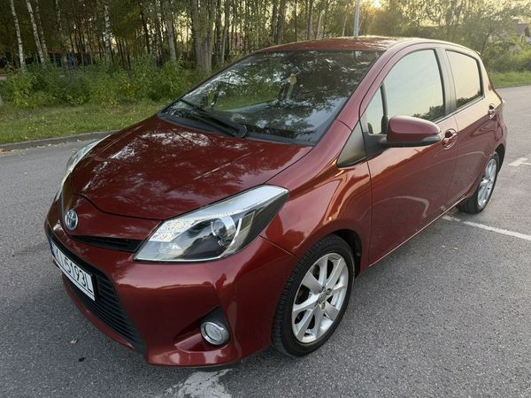 Toyota Yaris 1.5Hybrid Kamera Navi Keyless LED Alu Prywatny