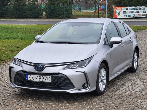 Bargain - beautiful Toyota Corolla 2023 1.8 140km Polish showroom comfort + tech trade-in possible, super condition
