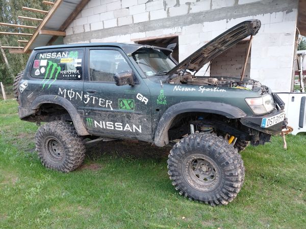 Nissan Patrol y 61