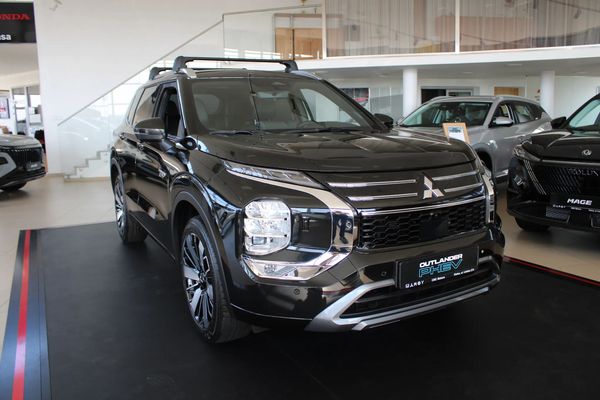 Mitsubishi Outlander 2.4 Plug-in hybrid 4x4 2026