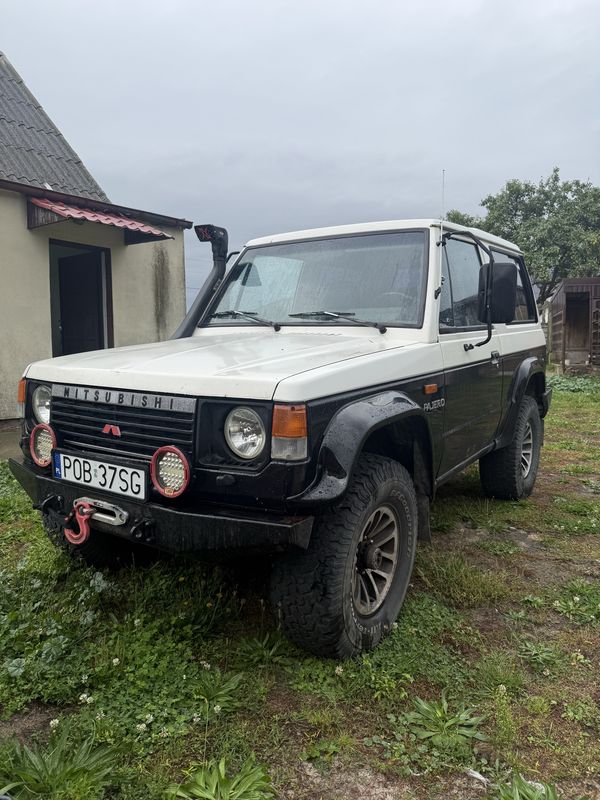 Mitsubishi Pajero I z 1989 roku z benzynowym silnikiem 3.0 V6