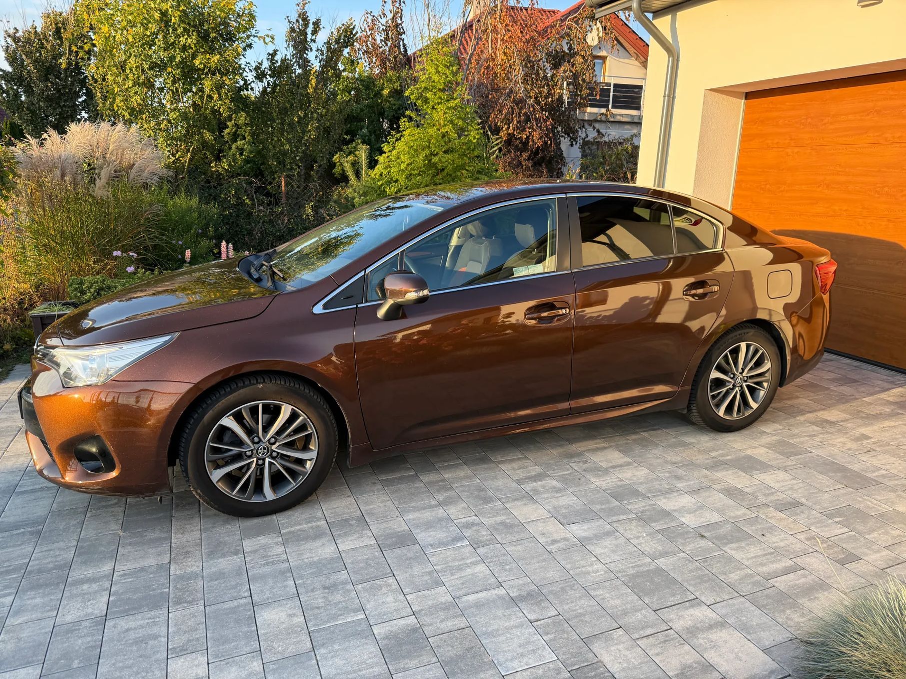 Toyota Avensis Toyota Avensis 1.8 Premium (serwis 100% ASO)
