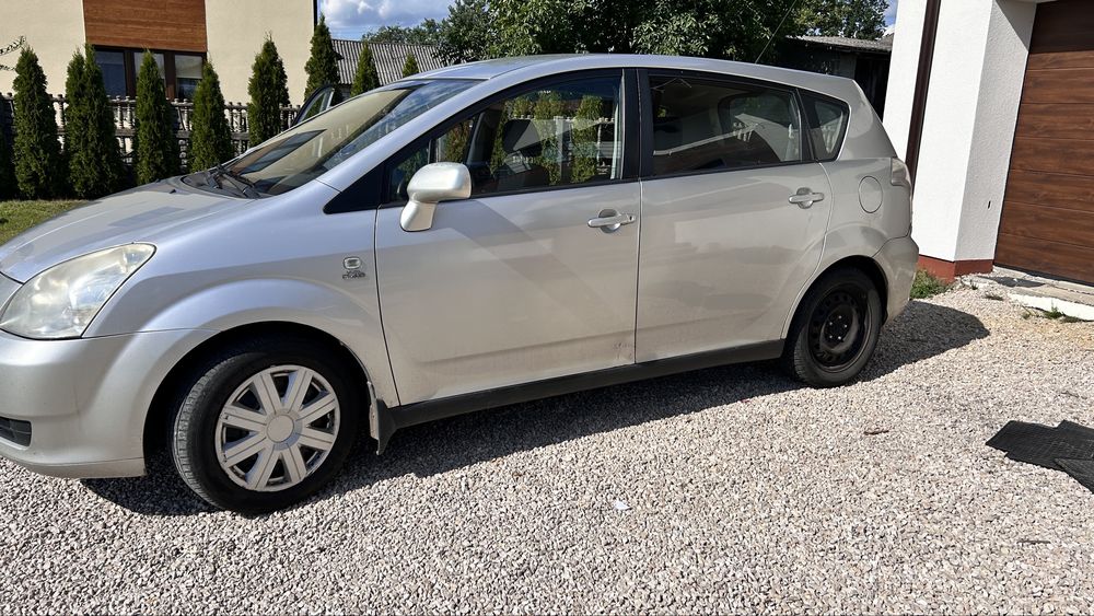 Sprzedam toyote