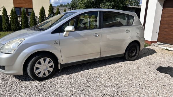 Sprzedam toyote