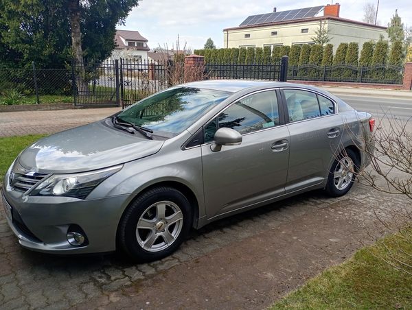 Sprzedam Toyote Avensis 1.6 Active z instalacją gazową bezwypadkowa salon Polska
