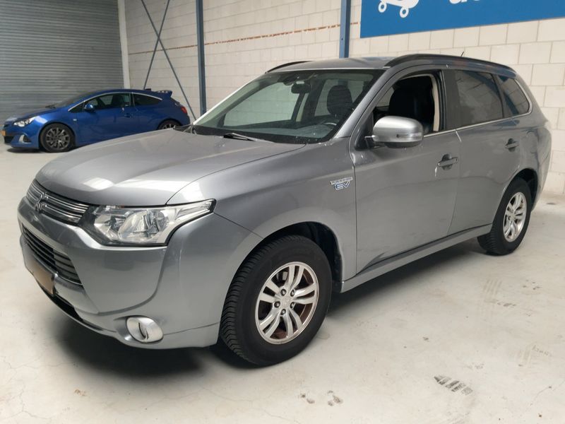Mitsubishi Outlander 2.0 Phev Phev Basis 4WD