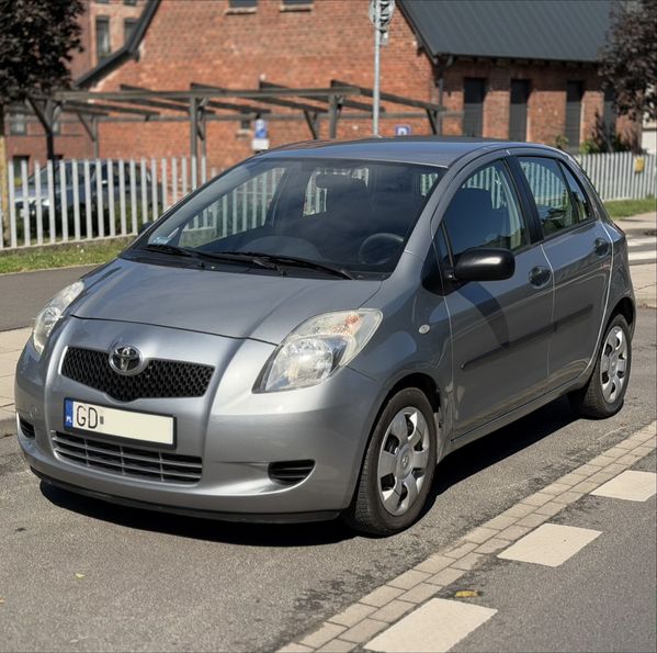 Toyota Yaris 1.3 gasoline mileage 142 thousand.