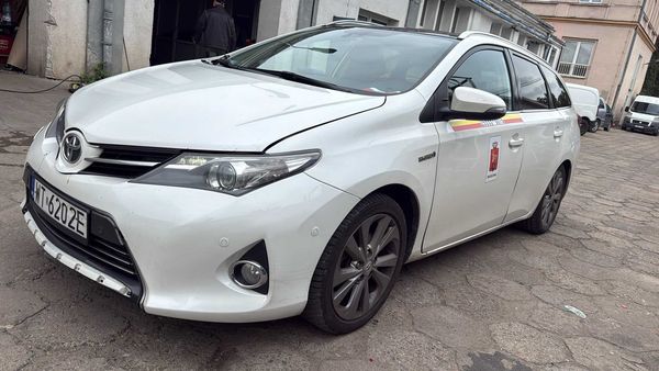 Toyota Auris 1.8 Hybrid 2013