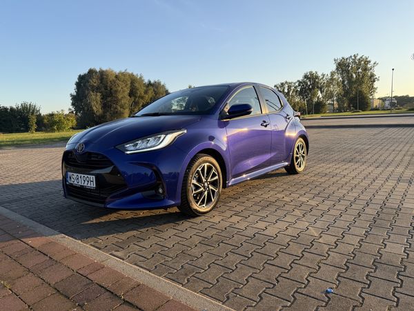 TOYOTA YARIS Hybrid 1.5 Style 4000 !!! Przebiegu Gwarancja