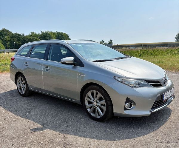Toyota Auris Toyota Auris II Kombi | 1.8 Hybrid Automat | Kamera |