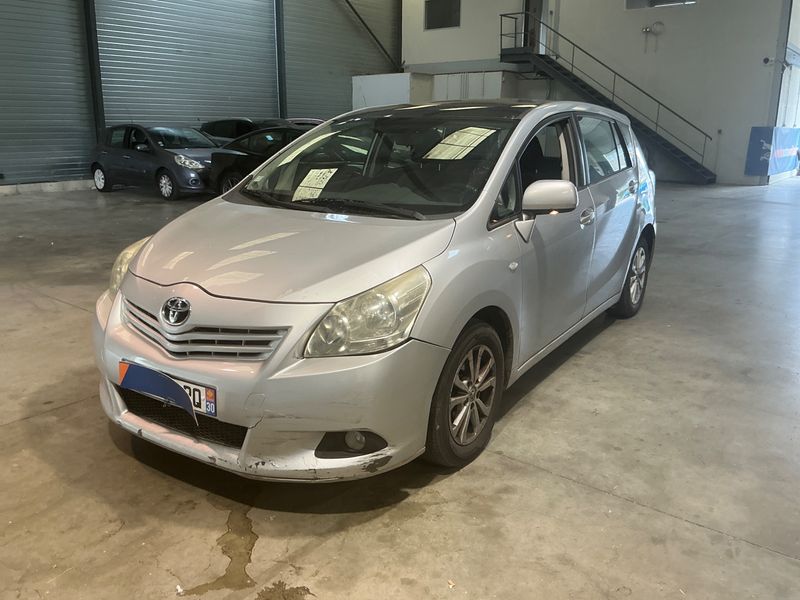 Toyota Verso 2.0 D-4D SkyView Edition
