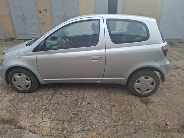 Toyota Yaris 1.0 Petrol 2000