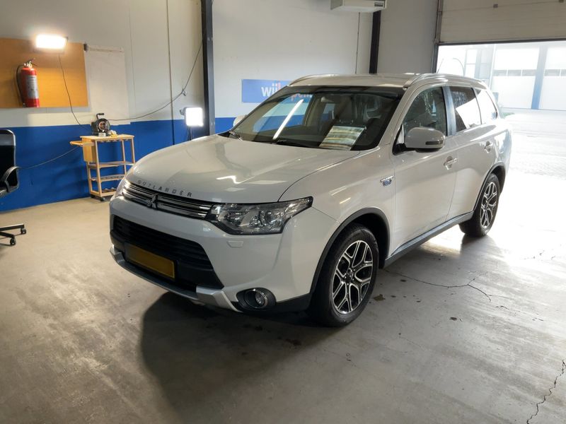 Mitsubishi Outlander 2.0 Phev Executive Edition 4WD