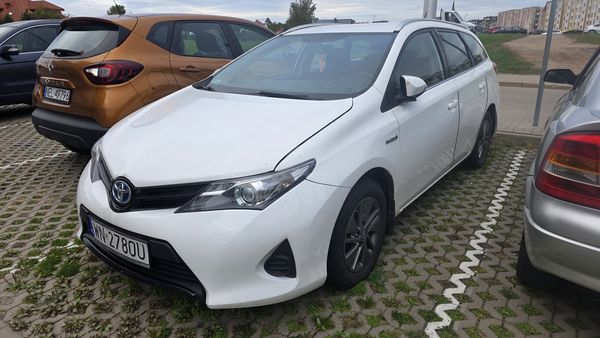 Toyota Auris 2014 hybryda LPG