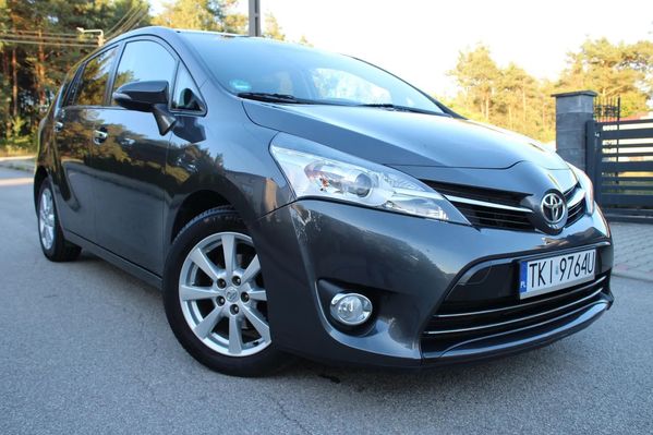 Toyota Verso 7 osobowa 163 tys km klimatron navi kamera alu 17 piękna