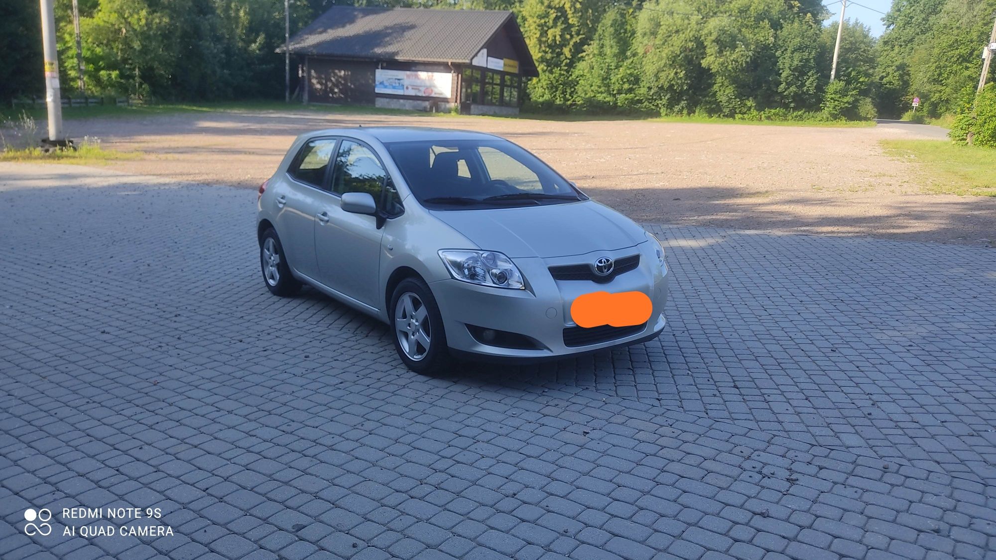 Toyota Auris 1.6 with LPG Climatronic 6-speed