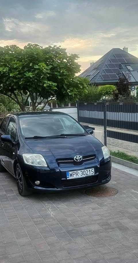 samochód Toyota Auris