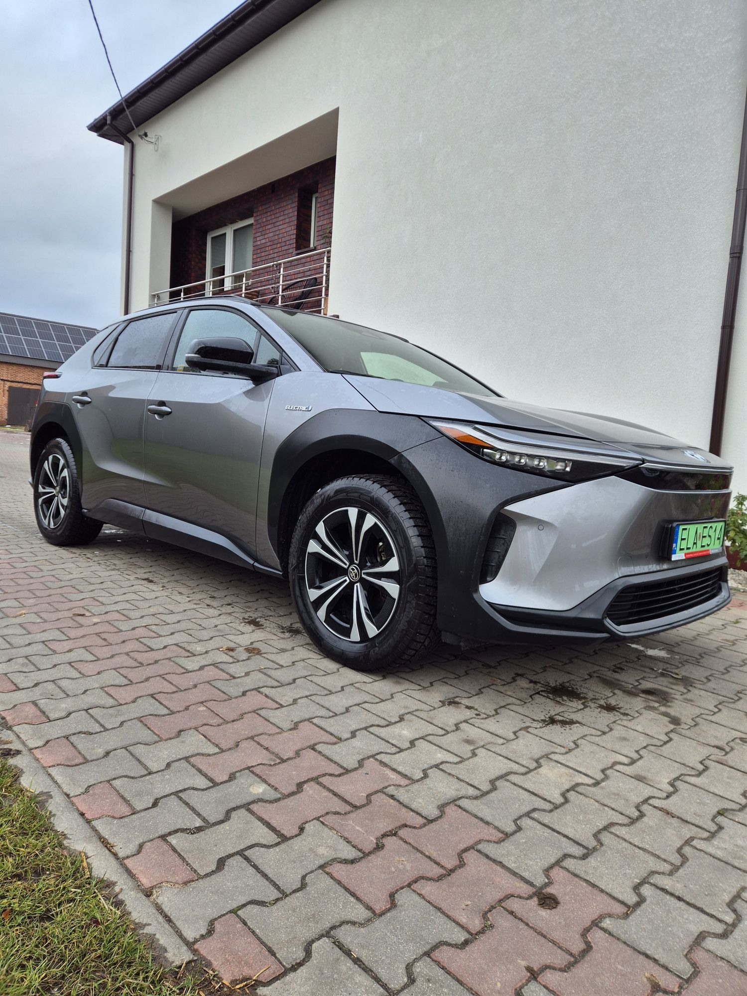 Toyota bz4x Prestige Tech salon polska