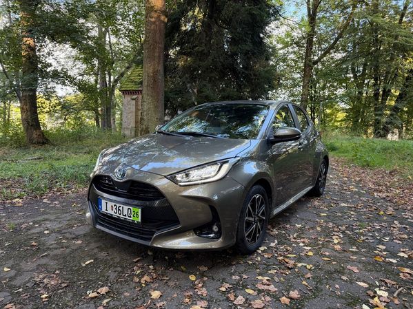 Toyota Yaris -tylko 14200km- 1 Właściciel-Bogata Wersja-Serwisowana-