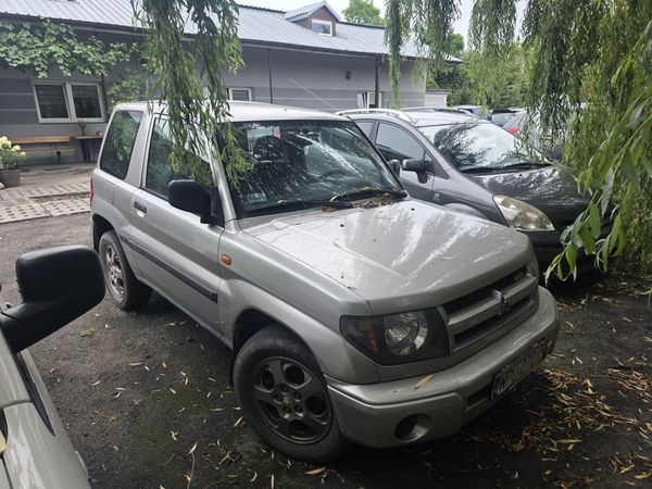 Mitsubishi pajero pinin