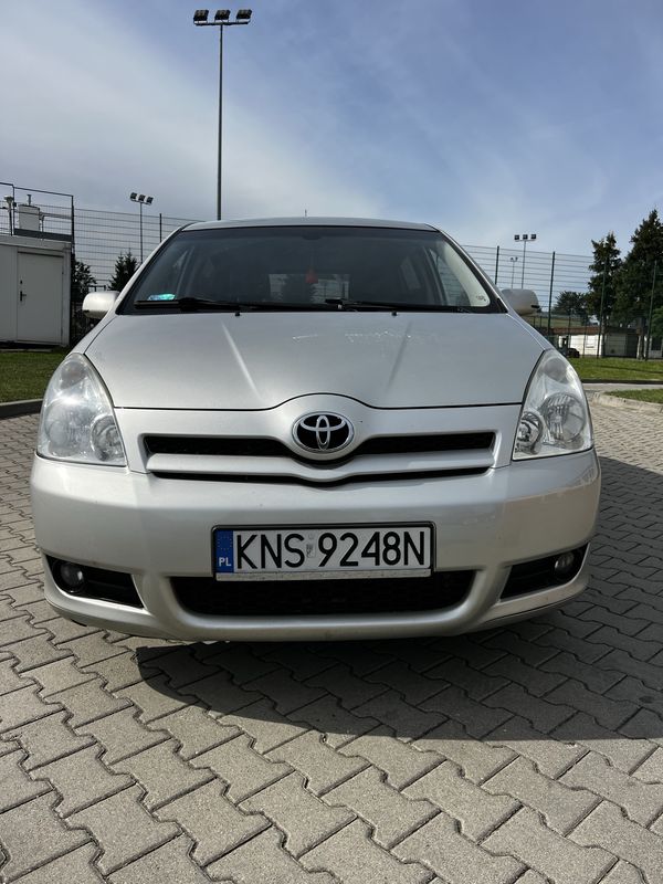 Toyota Corolla Verso 2.2D 177km 7-seat 2008r