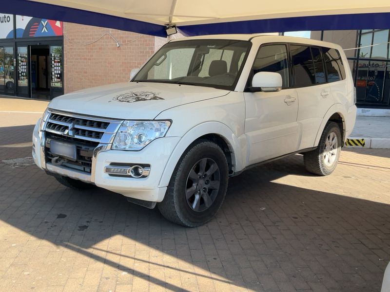 Mitsubishi Pajero 3.2 DI-D Instyle