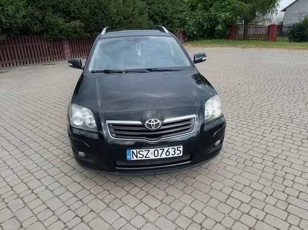 Toyota Avensis Auto sprawne. Ma normalne ślady użytkowania. Cena do negocjacji.