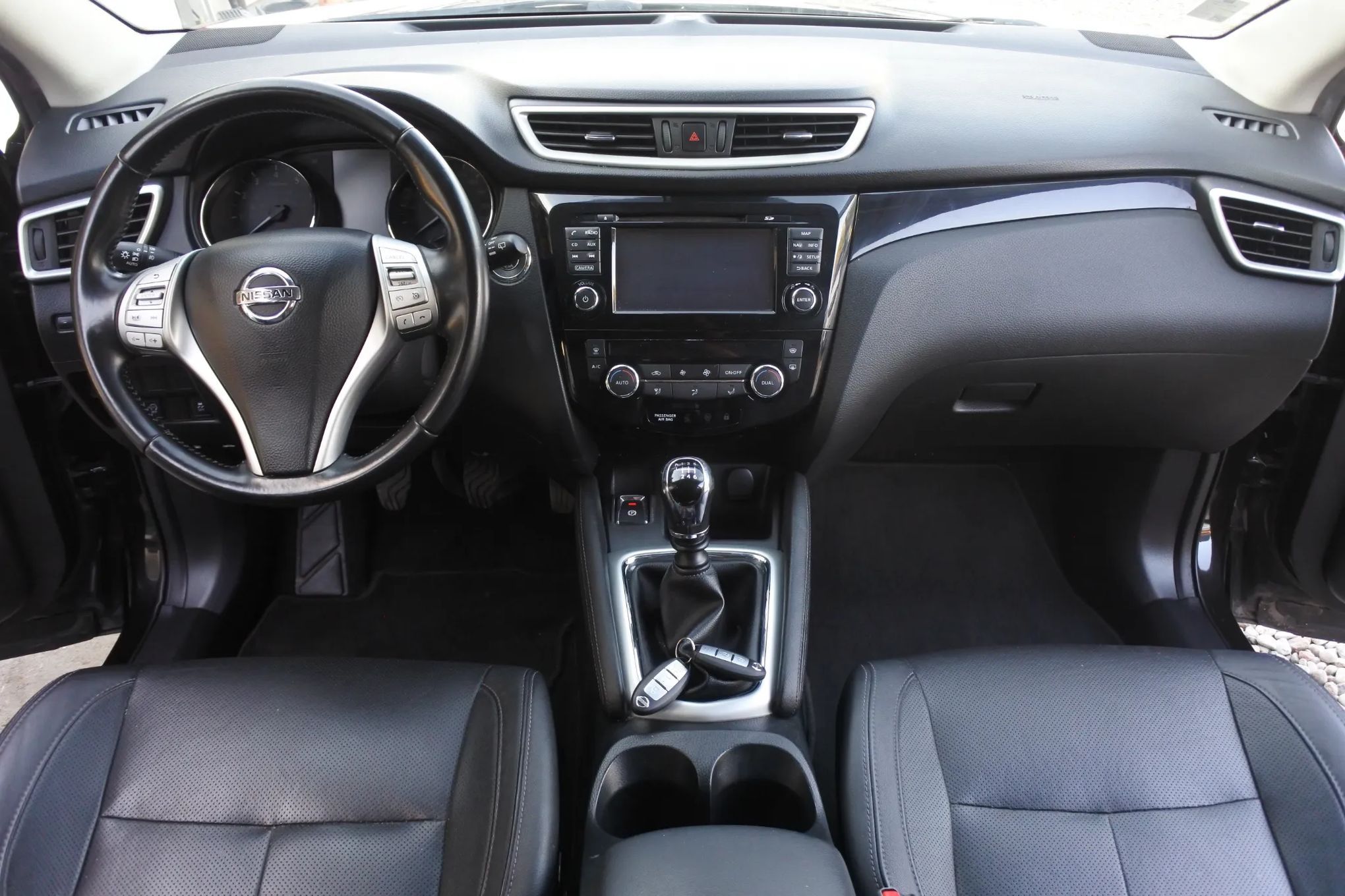 Nissan Qashqai 1.2B 115KM*Xenon*Skóry*Navi*Kamery 360*Grz.Fotele* KeyLetsGO* FULL OPC