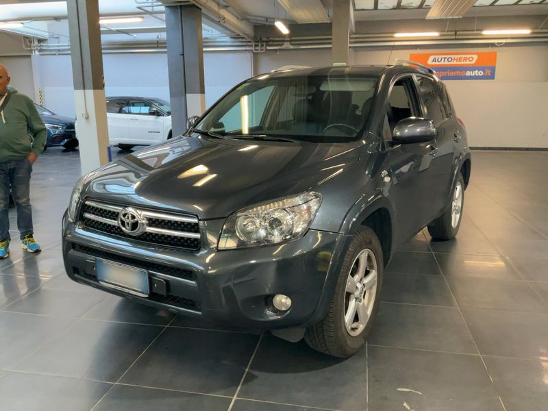 Toyota RAV 4 2.2 D-CAT Sol