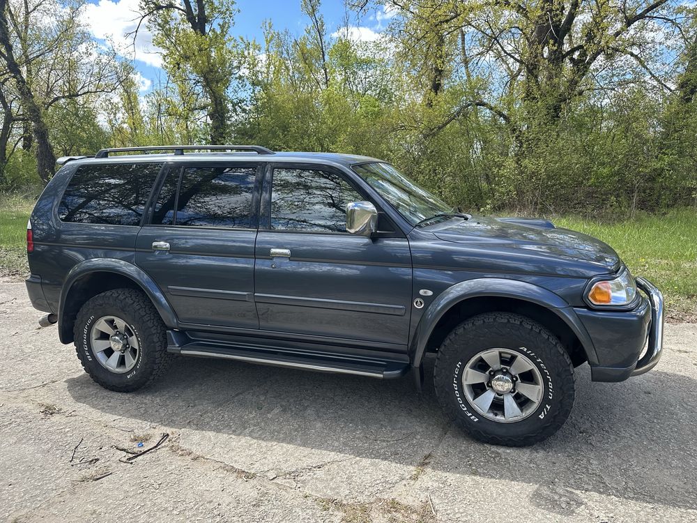Mitsubishi Pajero Sport 3.0 v6 super stan