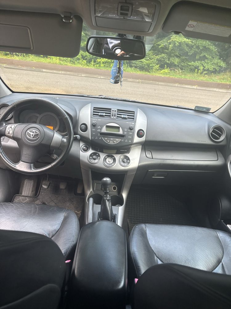 Sprzedam toyote rav 4 2007 rok