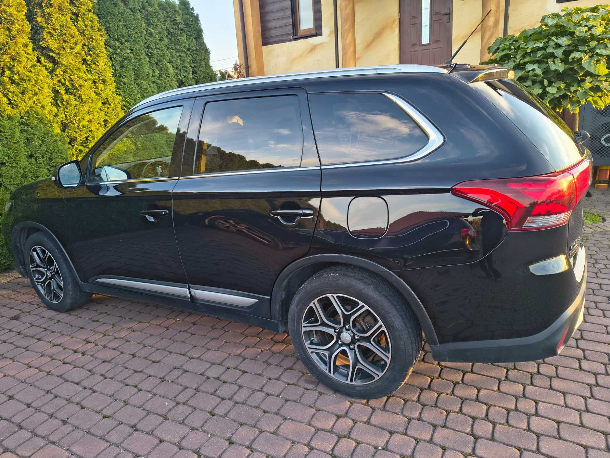 Mitsubishi Outlander 3, 2015, 2.2 diesel, 4x4, skrzynia manual, 7 osób, 228000km