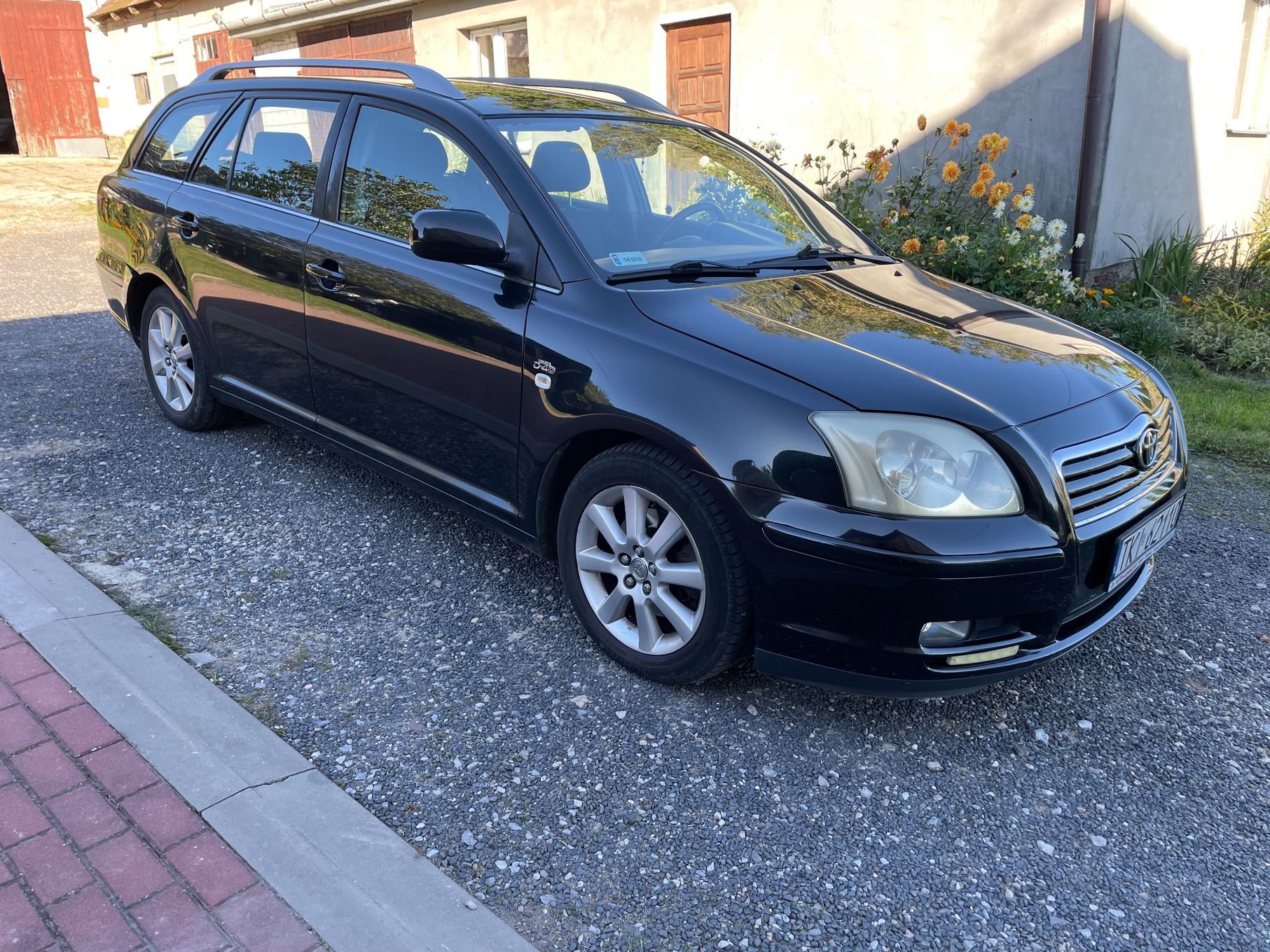 Toyota Avensis Toyota Avensis Kombi 2.0 D-4D 116KM 2005 hak długie opłaty 2KPL kół