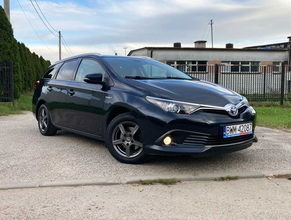 Toyota Auris Hybrid 2016
