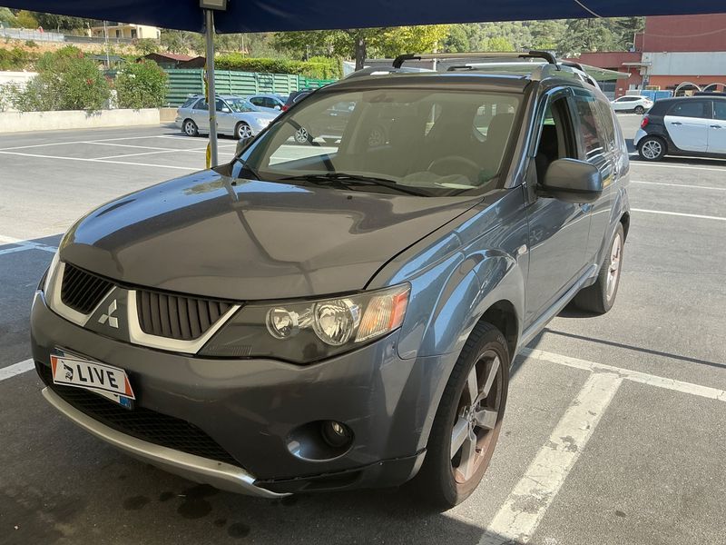 Mitsubishi Outlander 2.2 DI-D Instyle