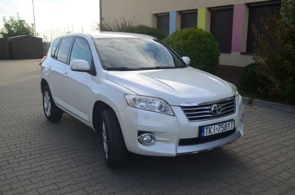 Toyota RAV-4 2.0 Petrol 4x4 2011