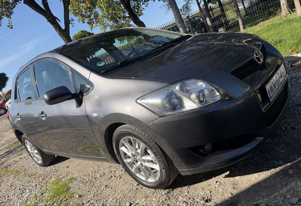 Toyota Auris 1.6 Benzyna / Bezwypadkowa / Alufelgi / Nowe opony