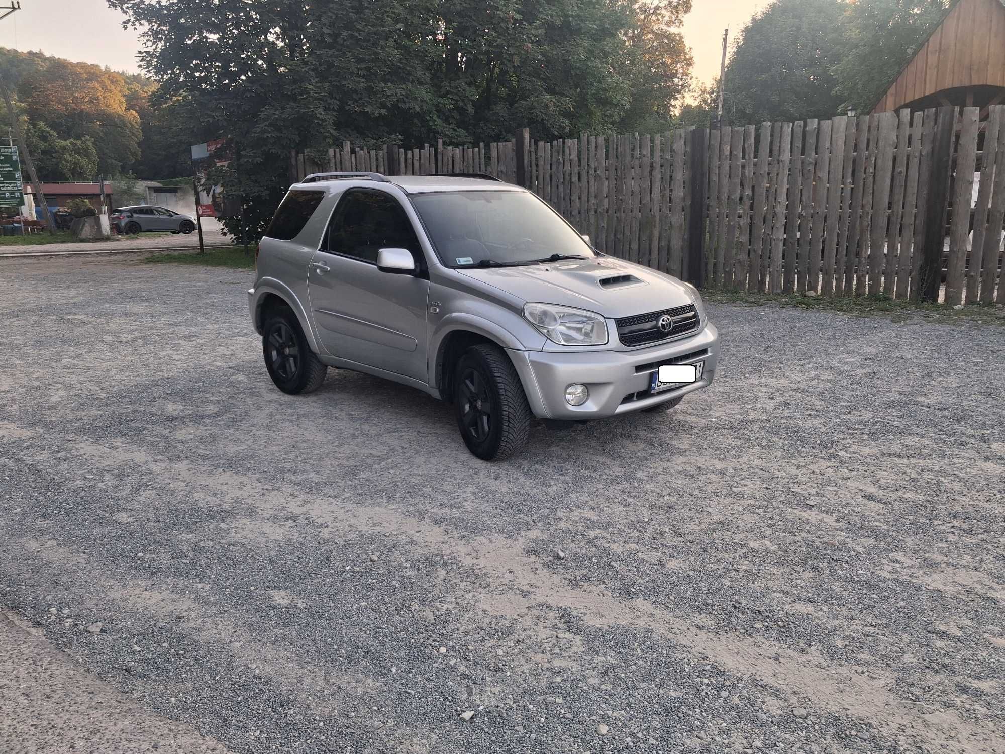 Toyota Rav-4 2,0 Diesel 4X4 2005 Lift , Air Conditioning, Well-Kept Car.