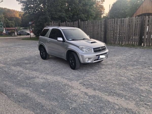 Toyota Rav-4 2,0 Diesel 4X4 2005 Lift , Air Conditioning, Well-Kept Car.