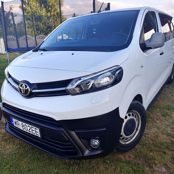 Toyota ProAce Auto z polskiego salonu.